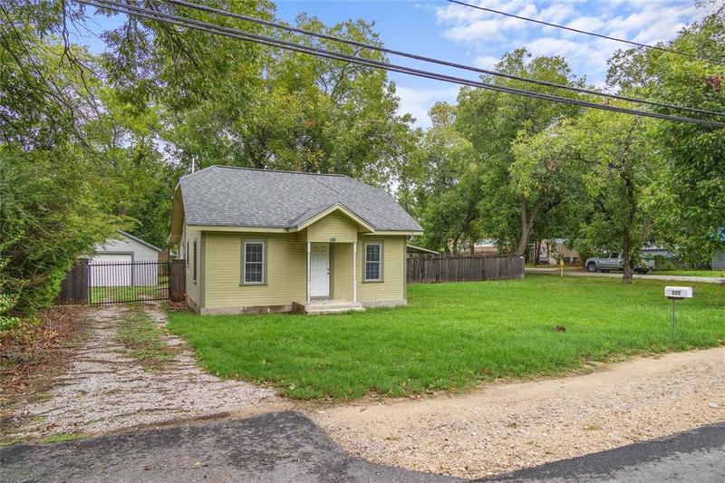 525 S Austin St, De Leon, TX 76444 for Sale