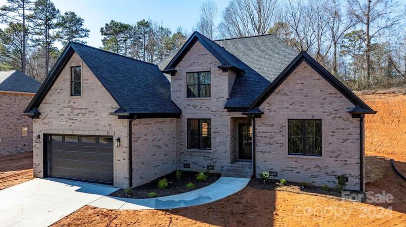 5135 Mark Dr NE, Hickory, NC 28601 - MLS 4093244 for Sale