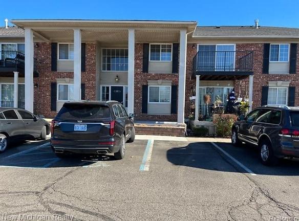 6157 Orchard Lake Rd #202 - West Bloomfield, MI 48322 - Home For Rent