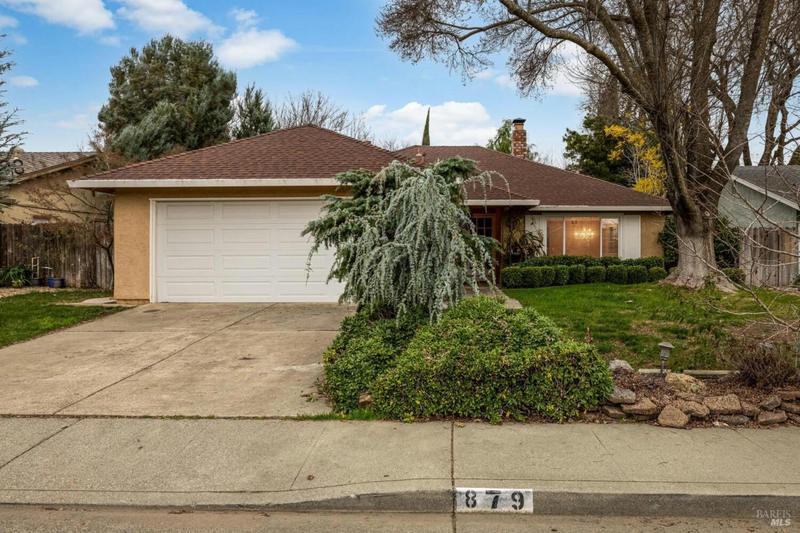 879 ARBOR OAKS DR, Vacaville, CA 95687 Single Family Residence For Sale  MLS# 324006487 for Rent