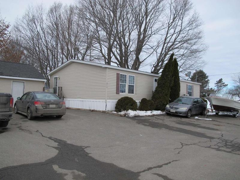 213 Skowhegan Road, Fairfield, ME 04937  624355015 for Sale