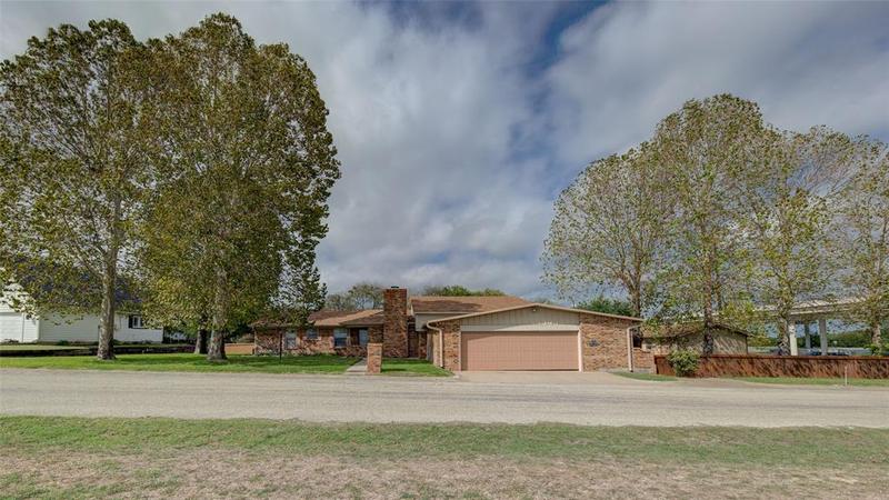 1309 N Church St, Decatur, TX 76234 for Sale