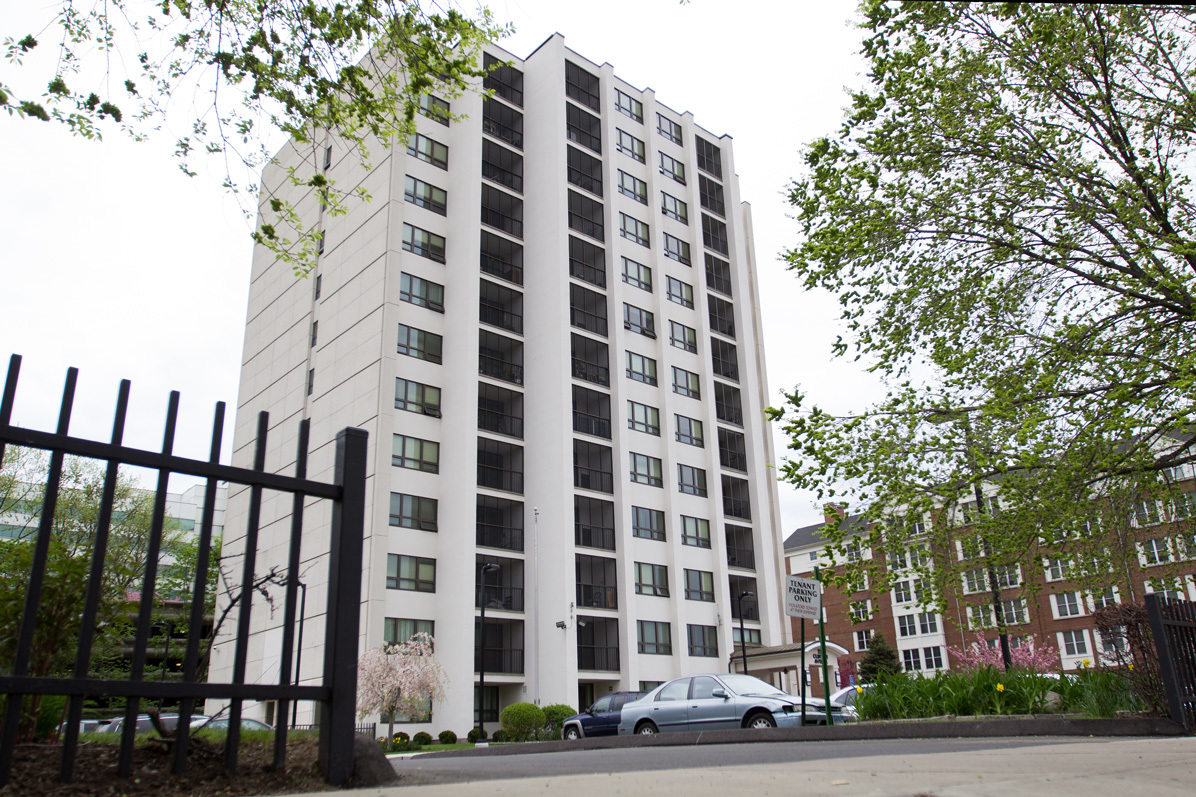 Clinton Manor