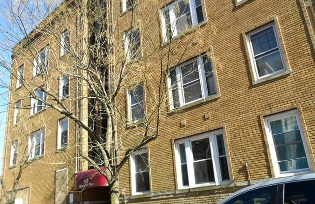 Edgewater Place Apartments