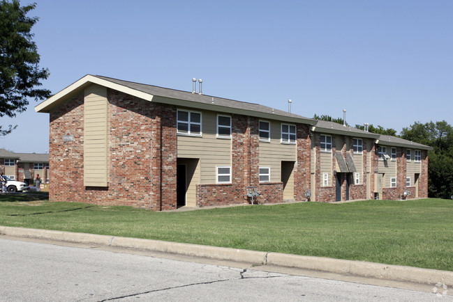 Mohawk Manor