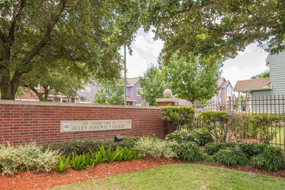 The Historic Oaks of Allen Parkway Village